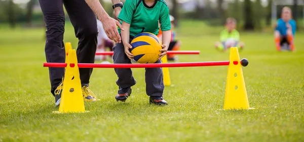 [德甲]凯恩停赛 拜仁连追三球3-3遭莱比锡读秒绝平