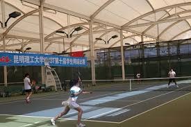 詹姆斯关键上篮助球队锁胜