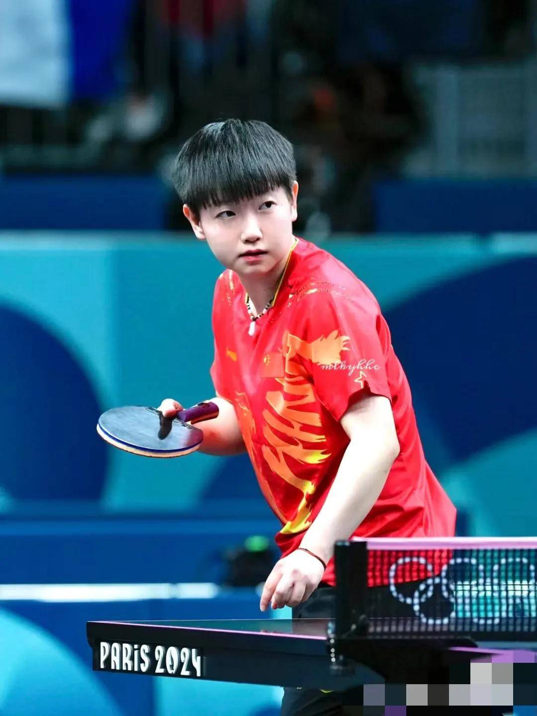 跨越背景和 跨越背景和